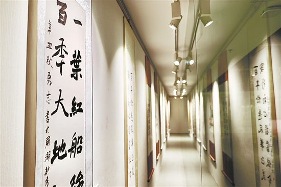 深圳残疾人书画、摄影展览现场2.jpg