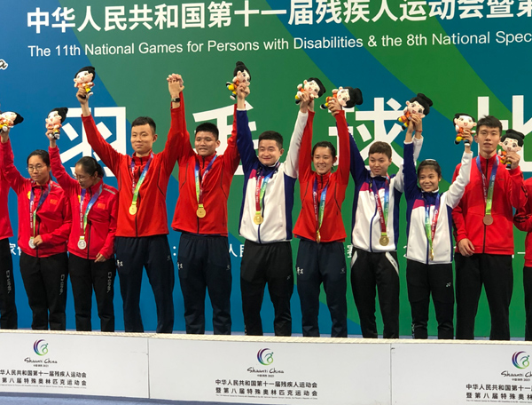 唐楷峰羽毛球团体冠军2021102.jpg