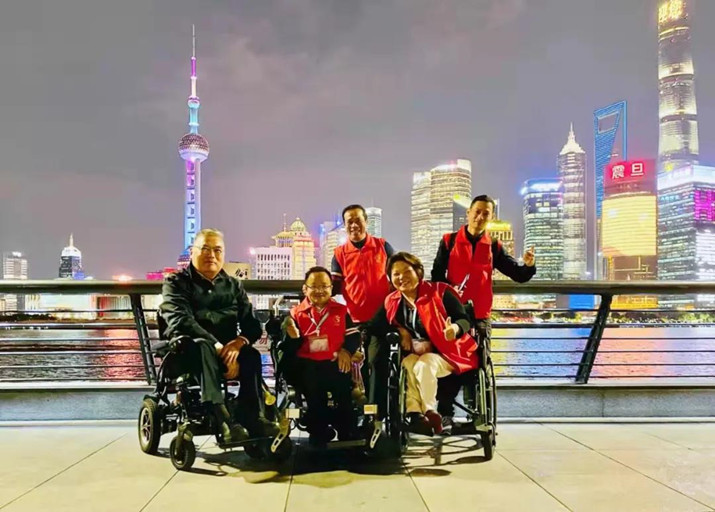 “沿着党的足迹”红色助残万里行第九站--上海圆梦之旅8_副本.jpg