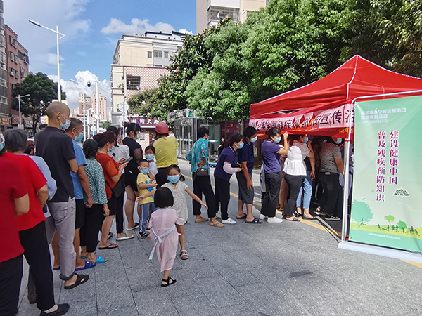 社区居民积极热情参与活动.jpg