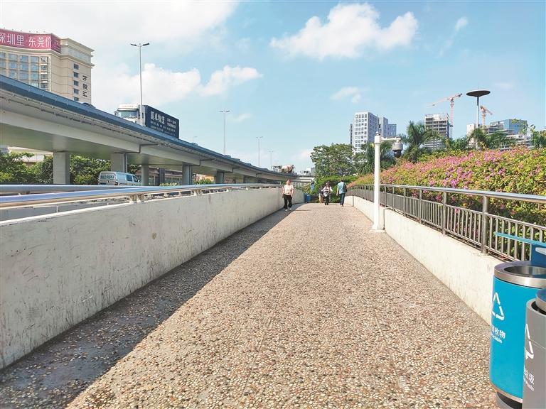 宝安：3年改造60座人行天桥 出行“无碍”更有爱.jpg