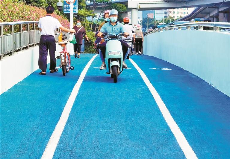 宝安：3年改造60座人行天桥 出行“无碍”更有爱2.jpg