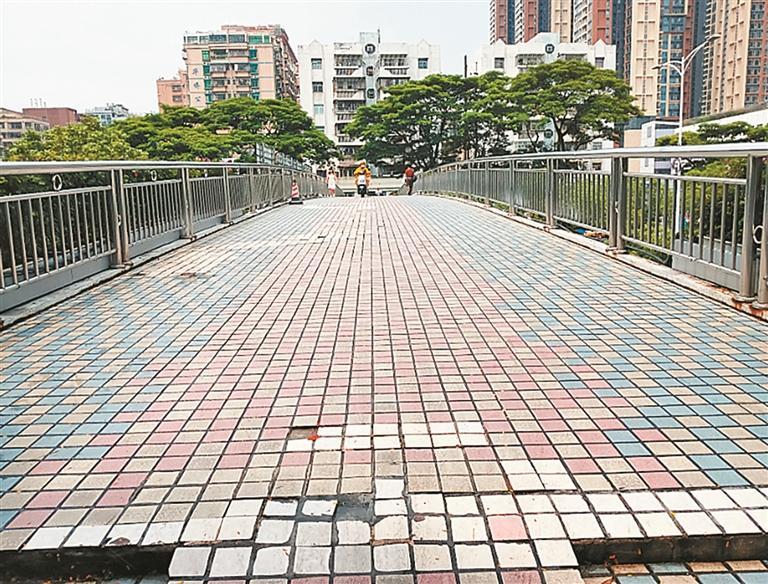 宝安：3年改造60座人行天桥 出行“无碍”更有爱3.jpg