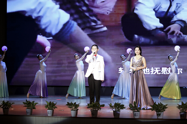 这场演出很特别！龙岗区国际残疾人文艺汇演今日举行.jpg