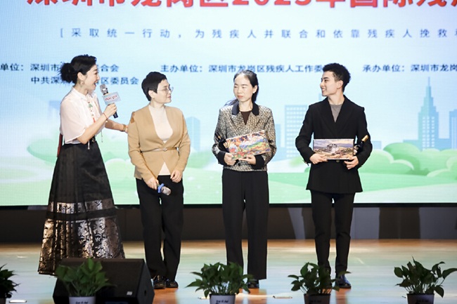 这场演出很特别！龙岗区国际残疾人文艺汇演今日举行3.jpg