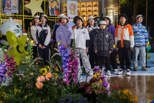 3月30日，在世界孤独症日来临之际，一场特殊的露天音乐会在深圳上演。