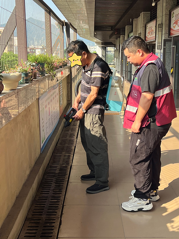 图：残疾人体验消杀过程