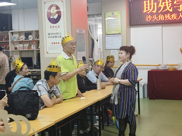 图：残疾人分享
