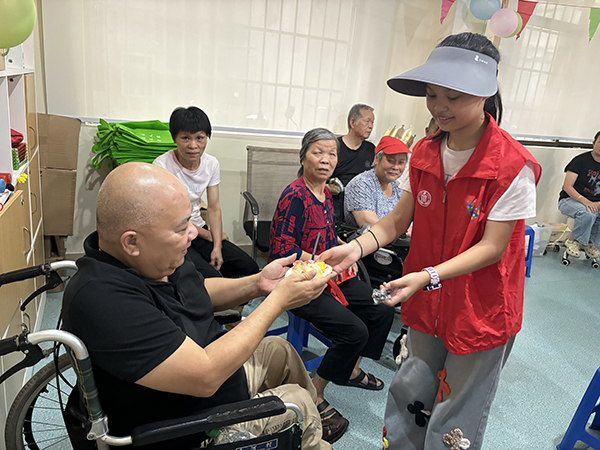 图：分享生日喜悦