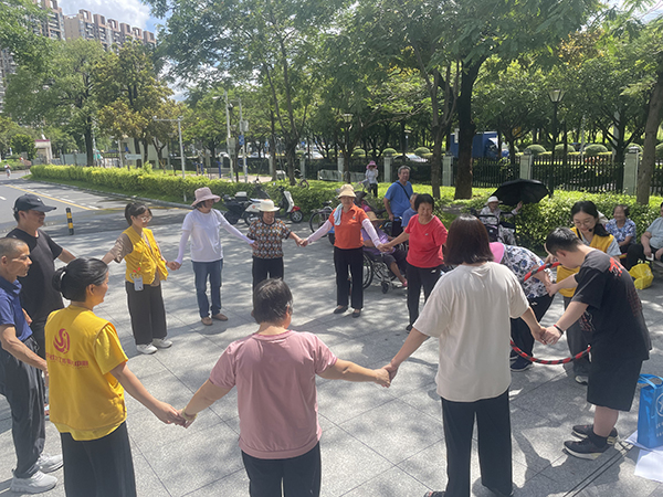 图：团队挑战游戏“一圈到底”