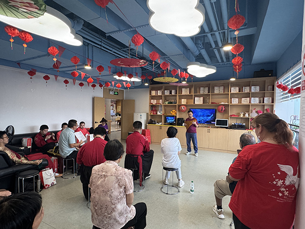 图：残疾人排箫独奏