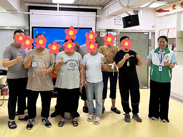 图：合照