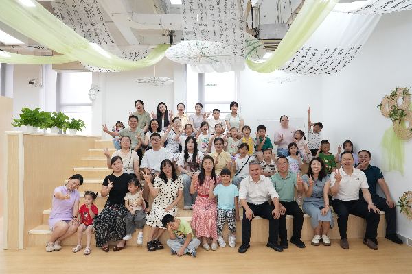 图：大合照