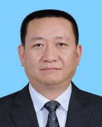 李伦：党组成员、副理事长