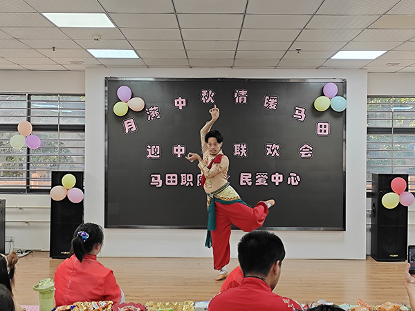 图：民族舞——敦煌