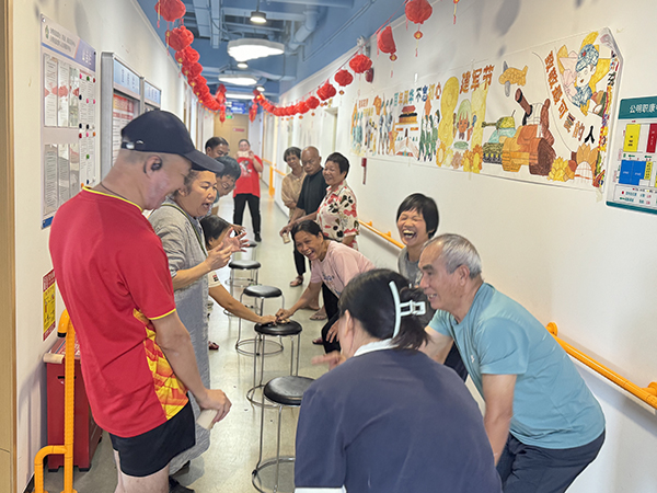 图：游戏互动中