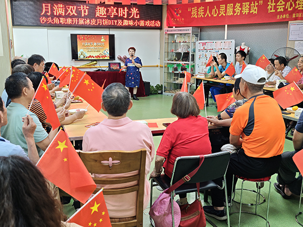 图：合唱《我和我的祖国》