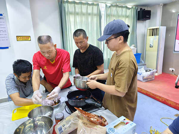 图:分组实操 图:分组实操