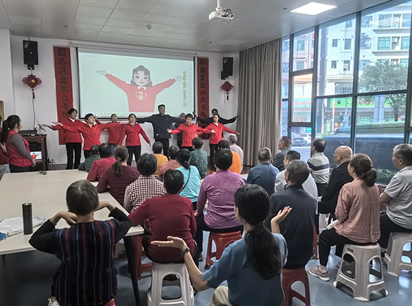 图:残疾人表演手语舞相亲相爱一家人 图:残疾人表演手语舞相亲相爱一家人