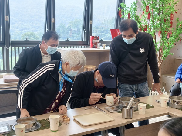 图:沉香照片 图:沉香照片