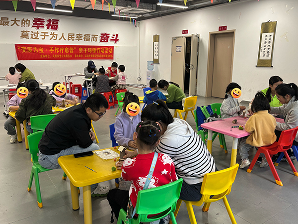 图:亲子同心创作环保行动 图:亲子同心创作环保行动