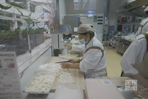 3-深圳这家特殊的饺子店,开在医院里.png