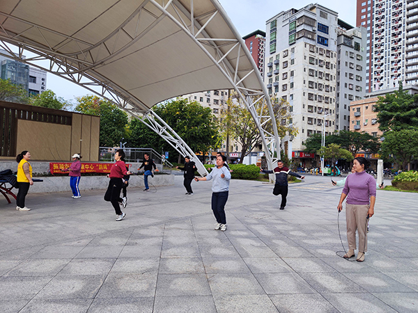 图:集体训练 图:集体训练