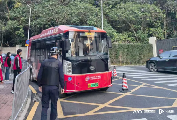 3-“新年最好的礼物”!深圳福田“蜜园巴士”护航特殊儿童上学路.png