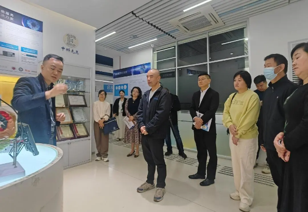 1-聚焦脑机前沿技术 共筑视障人士光明之路——龙岗区残联赴科技医疗企业开展专题调研.png