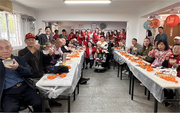 图：元宵佳节活动合影