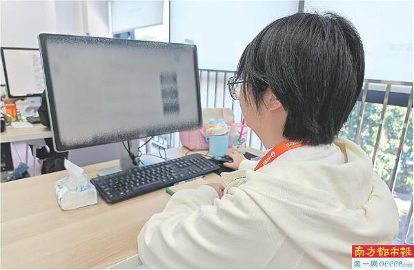 宝安区残联联合企业开辟助残就业新路，经培训26名数据标注师上岗——残疾青年变身AI启蒙老师 成大模型算力池里隐形突围者3.jpg