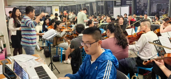 图：黎恒畅在排练