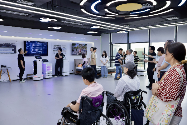 进企业，赋新能！宝安智能辅具让残疾人“零距离”感受科技温度3.png