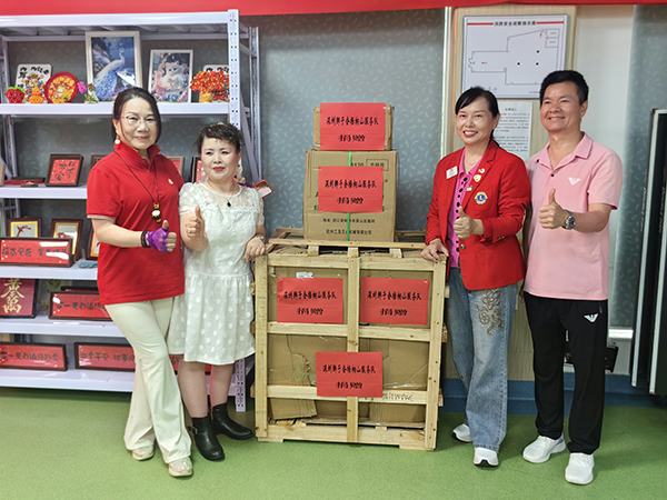 图：中心接收物资捐赠
