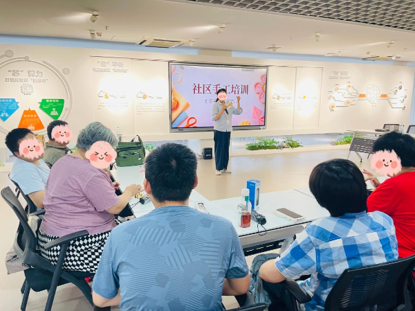 从“手艺人”到“授课人”——福田区残联助力残疾手工达人走上讲台3.jpeg