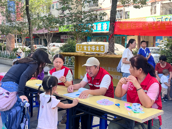 义诊、爱心墙寄语这个社区的助残日活动，暖到了心里2.jpeg