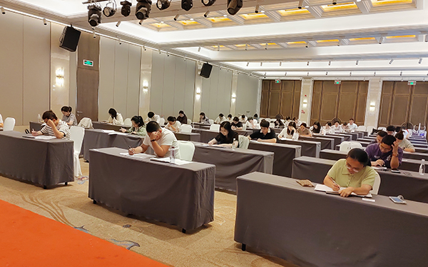 图：学员理论考试中