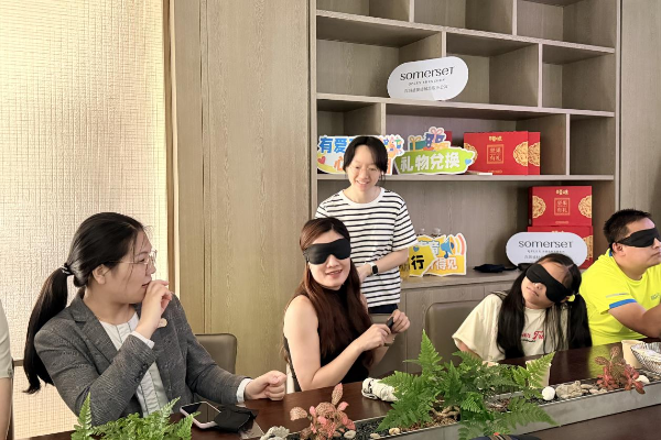 “用耳朵，看见光”，一场特别的无障碍观影体验3.png