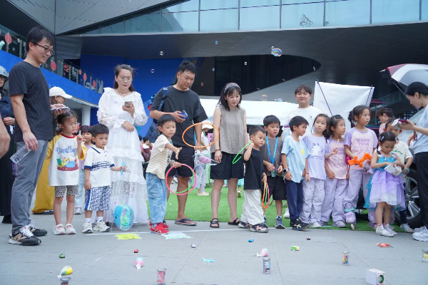 暖心车尾集市聚大爱，马田街道南庄社区情暖老弱残幼特殊群体2.jpeg