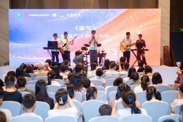 “以星之名,奏爱之章”残障融合音乐会温暖落幕 南山街道探索“公益+商业”可持续助残新模式2.jpeg