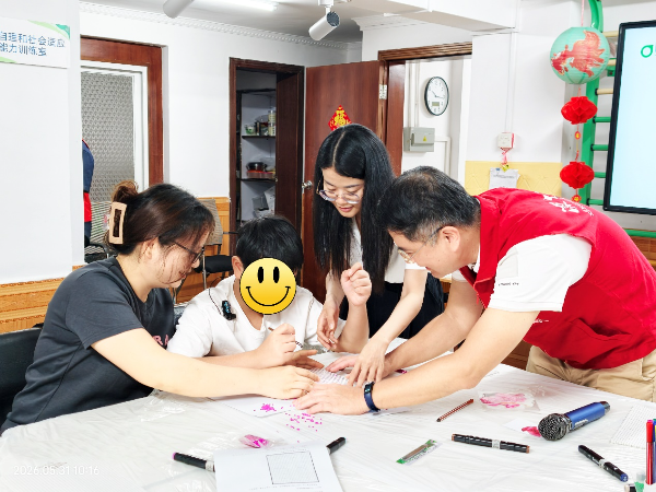 喜迎“六一”，“指尖传美，花开深圳——豆艺亲子行公益活动”圆满举行2.jpeg
