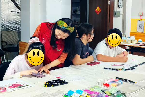 喜迎“六一”，“指尖传美，花开深圳——豆艺亲子行公益活动”圆满举行3.jpeg