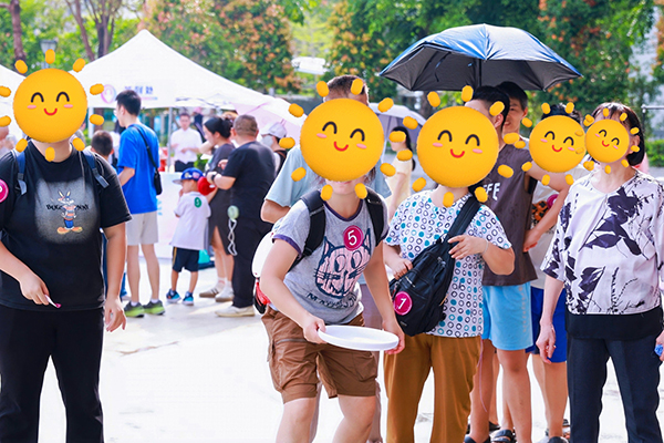 图:运动项目进行中 图:运动项目进行中