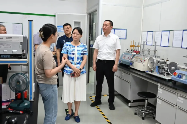 市残联董秀理事长带队调研龙岗儿童康复服务及助残科技企业相关情况