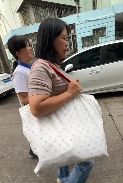 今天陈琳走进中考考场