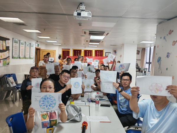 曼陀罗绘画减压心理团辅活动现场