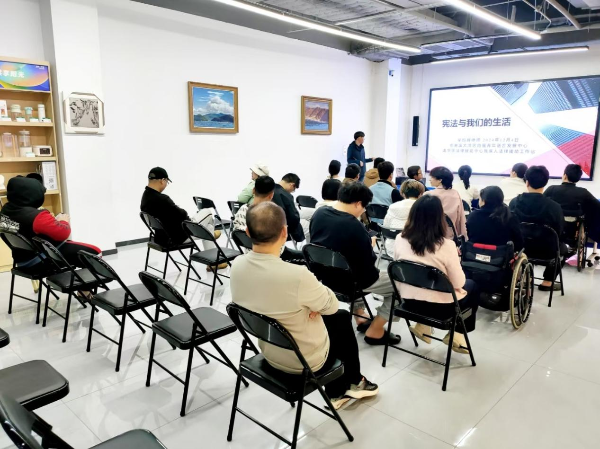 辛钧辉律师普法讲座活动现场