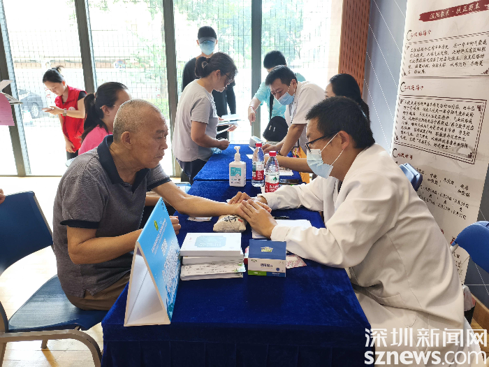 专家团队现场坐诊