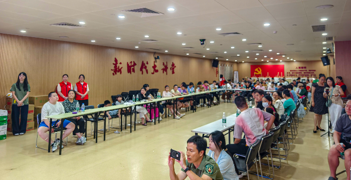 慰问活动现场