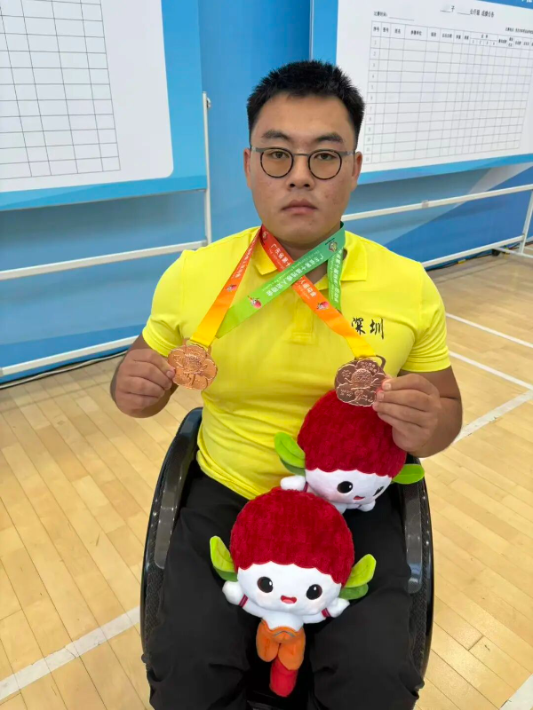 杨新诚